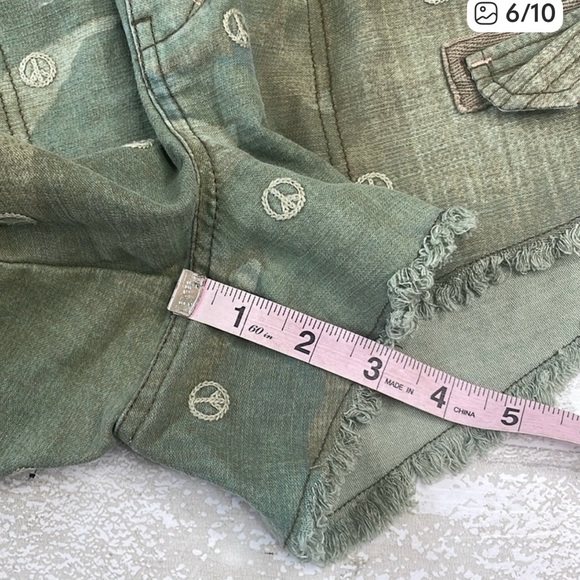 Pilcro green embroidered shorts - Picture 6 of 10